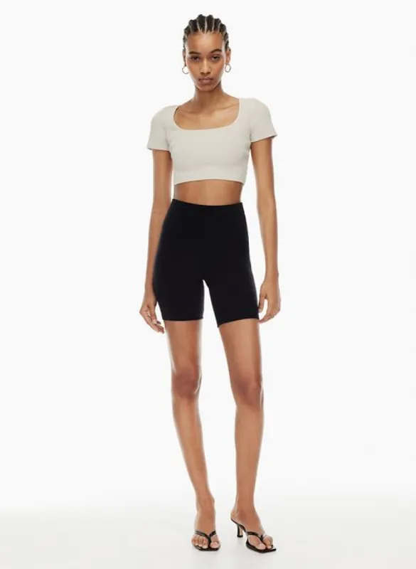 atmosphere hi-rise 7 short sold by Aritzia