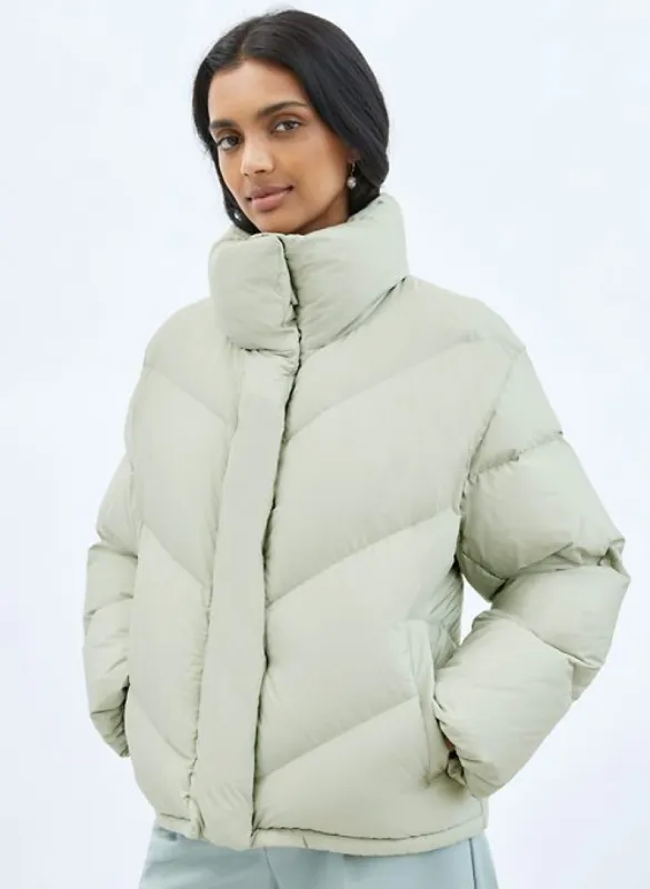 the cloud puff™ sold by Aritzia