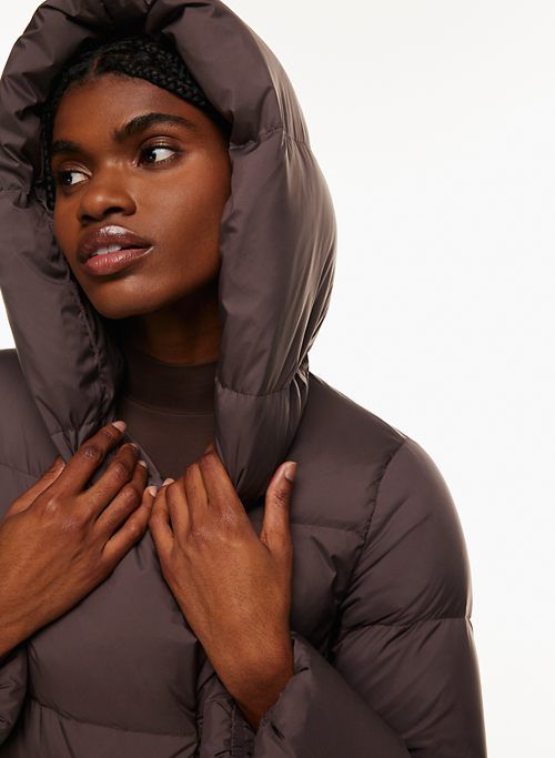 the duvet puffer short sold by Aritzia product image thumbnail 3