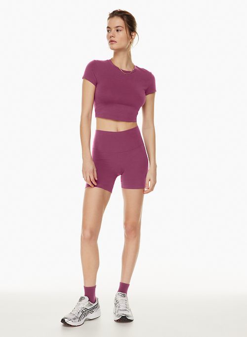 chill atmosphere hi-rise 5 short sold by Aritzia