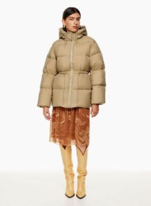 the chalet puffer sold by Aritzia