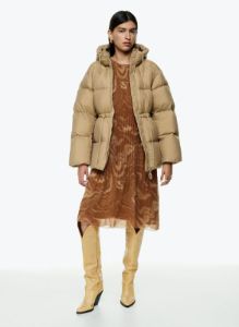 the chalet puffer sold by Aritzia