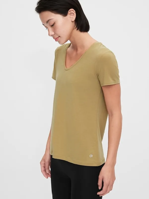 GapFit Breathe Scoopneck T-Shirt sold by GAP