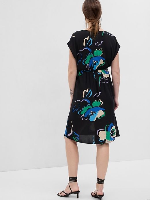 Maternity Tie-Waist Midi Dress sold by GAP product image thumbnail 2