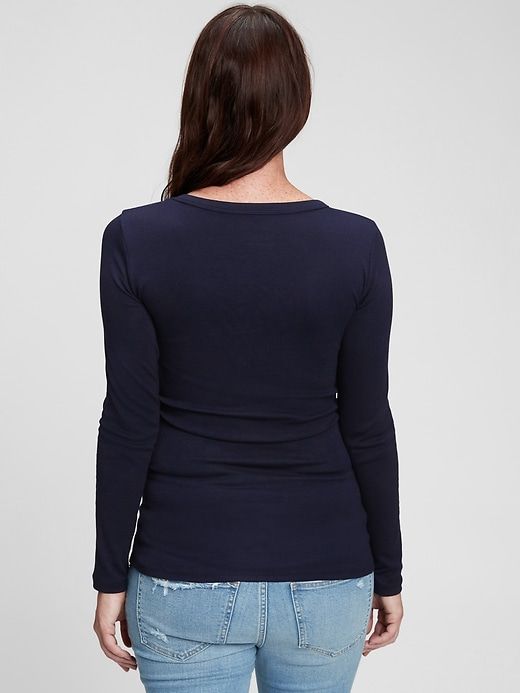Maternity Modern V-Neck T-Shirt sold by GAP product image thumbnail 2