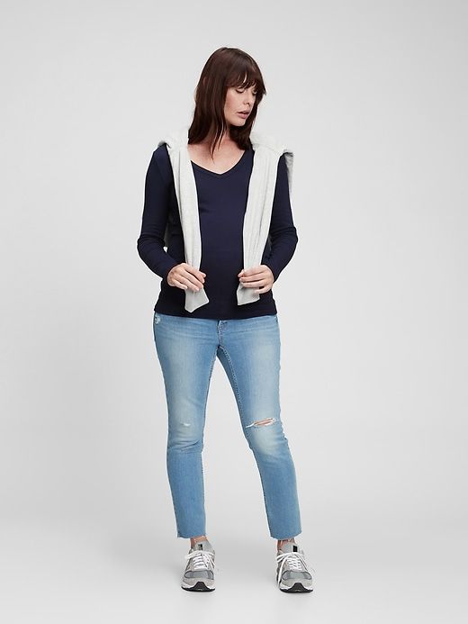 Maternity Modern V-Neck T-Shirt sold by GAP product image thumbnail 3