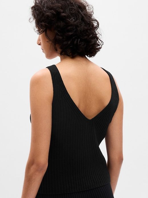 CashSoft Rib Tank Top sold by GAP product image thumbnail 2