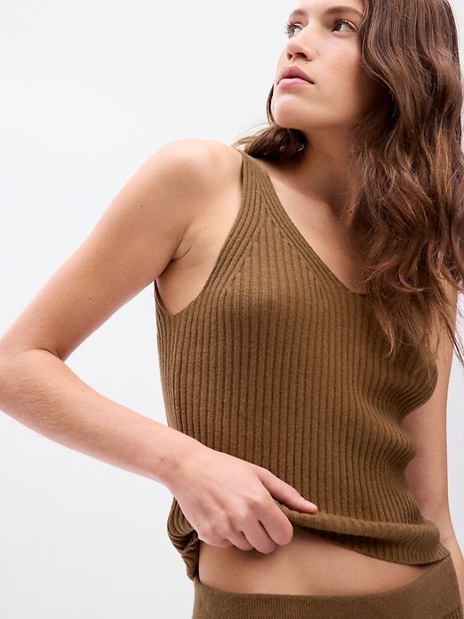 CashSoft Rib Tank Top sold by GAP product image thumbnail 4