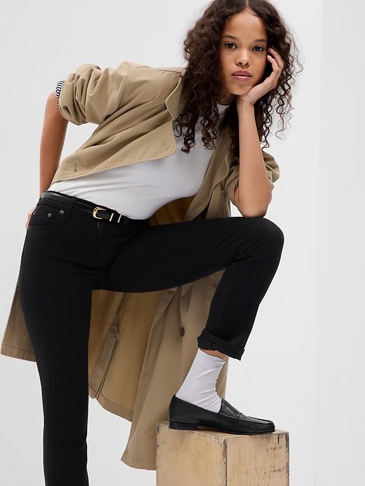 Mid Rise Classic Straight Jeans sold by GAP product image thumbnail 3