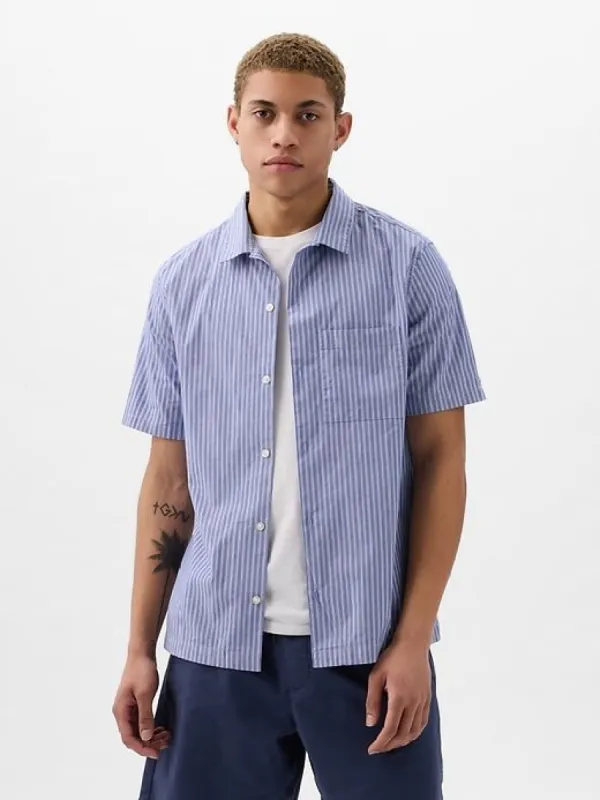 Resort Poplin Shirt in Standard Fit sold by GAP
