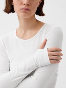 GapFit Breathe Ruched Cropped T-Shirt sold by GAP