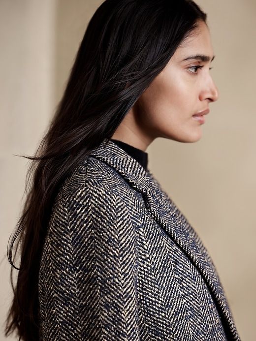 Olinda Oversized Italian Herringbone Blazer sold by Banana Republic product image thumbnail 3