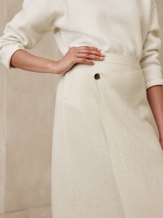 Romina Wool-Blend Bouclé Skirt sold by Banana Republic product image thumbnail 3