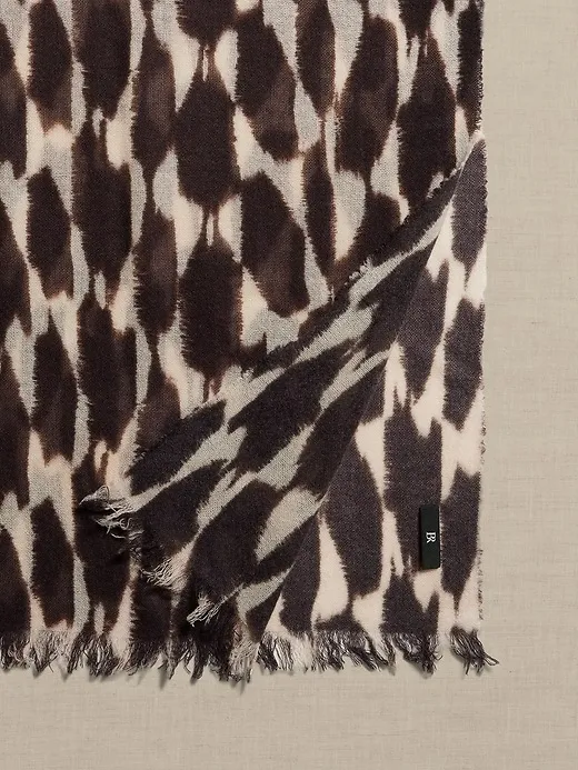 Adela Lightweight Cashmere Scarf sold by Banana Republic product image thumbnail 3