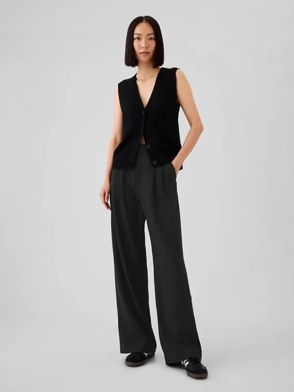 365 High Rise Brushed Twill Pleated Trousers sold by GAP