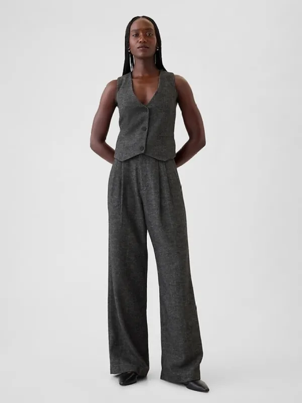 365 High Rise Brushed Twill Pleated Trousers sold by GAP