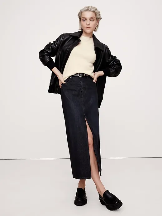 Lightweight Cashmere Crew-Neck Sweater sold by Banana Republic product image thumbnail 3