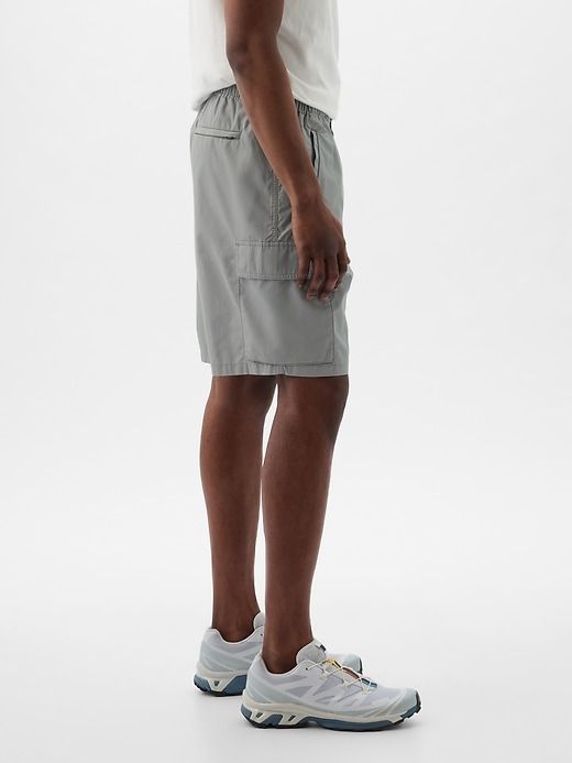 8" Poplin Cargo Shorts sold by GAP product image thumbnail 3