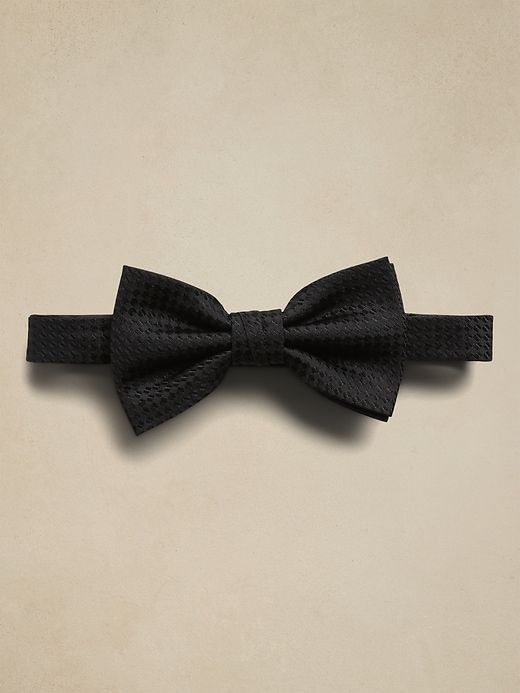 Grenadine Silk Bow Tie sold by GAP product image thumbnail 2
