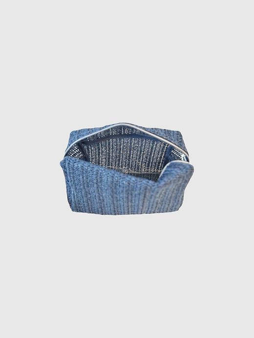 TRVL Design On Board Straw Cosmetic Bag sold by GAP product image thumbnail 3