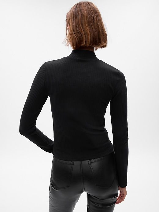 Modern Mockneck Cropped T-Shirt sold by GAP product image thumbnail 2