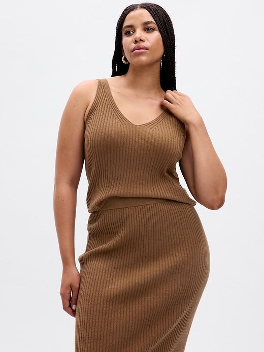 CashSoft Rib Tank Top sold by GAP product image thumbnail 5