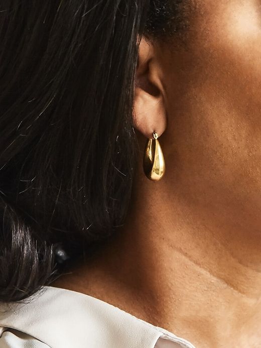 Gold Oval Hoop Earrings sold by GAP product image thumbnail 2