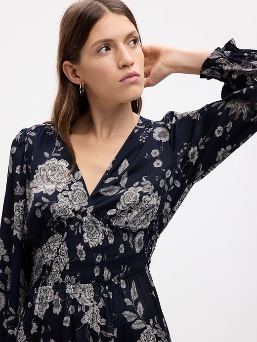 Smocked Floral Maxi Dress sold by GAP product image thumbnail 3