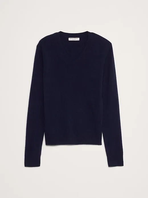 Lightweight Cashmere V-Neck Sweater sold by Banana Republic product image thumbnail 3
