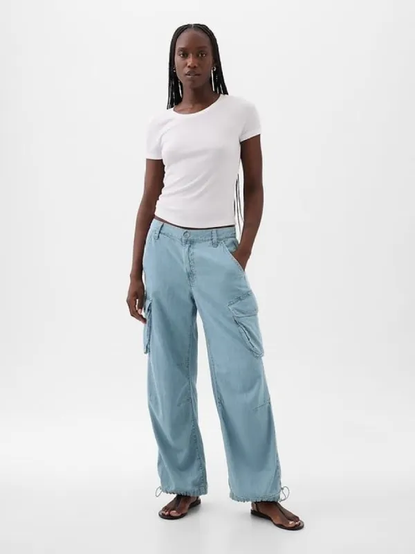 Mid Rise Wide Baggy Cargo Jeans sold by GAP
