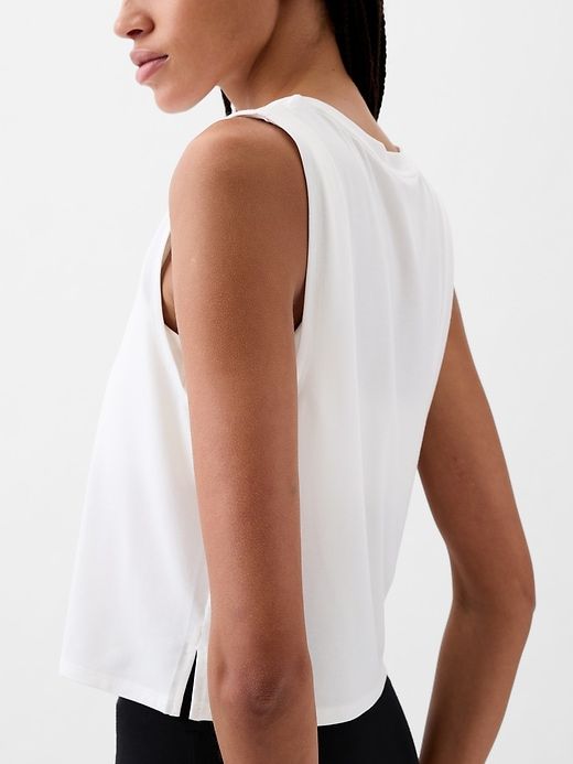 GapFit Breathe Cropped Muscle T-Shirt sold by GAP product image thumbnail 3