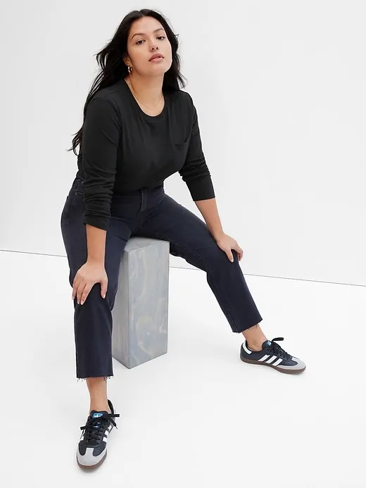 100% Organic Cotton Vintage Long Sleeve Pocket T-Shirt sold by GAP product image thumbnail 4