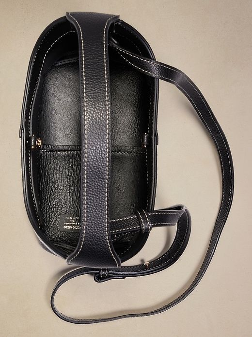 Mini Slouchy Vida Bag sold by Banana Republic product image thumbnail 4