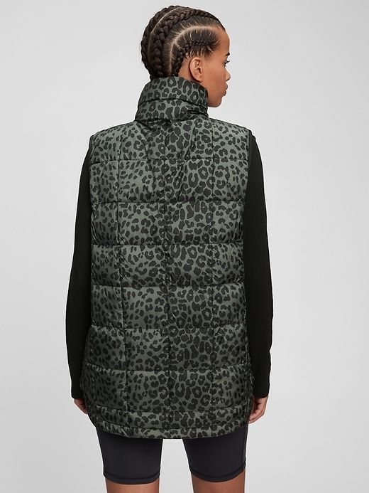 Recycled Nylon Relaxed Lightweight Puffer Vest sold by GAP product image thumbnail 2
