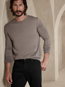 Skinny Traveler Pant 2.0 sold by Banana Republic