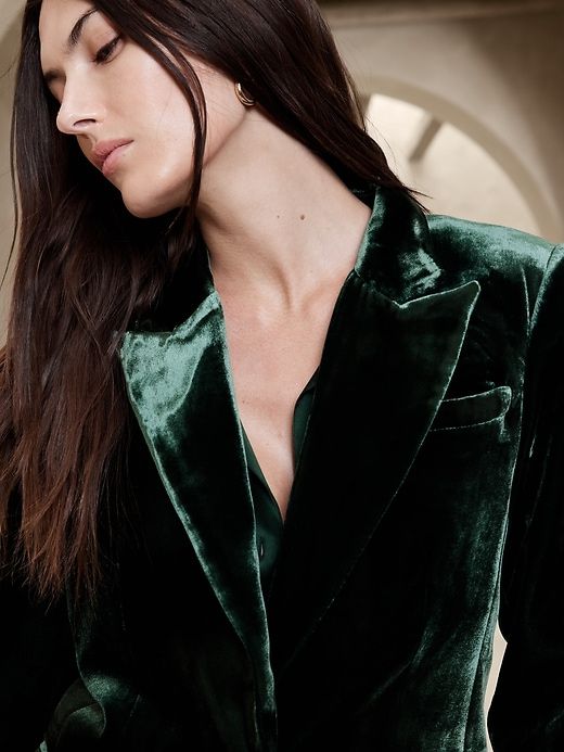 Alyse Relaxed Velvet Blazer sold by Banana Republic product image thumbnail 3