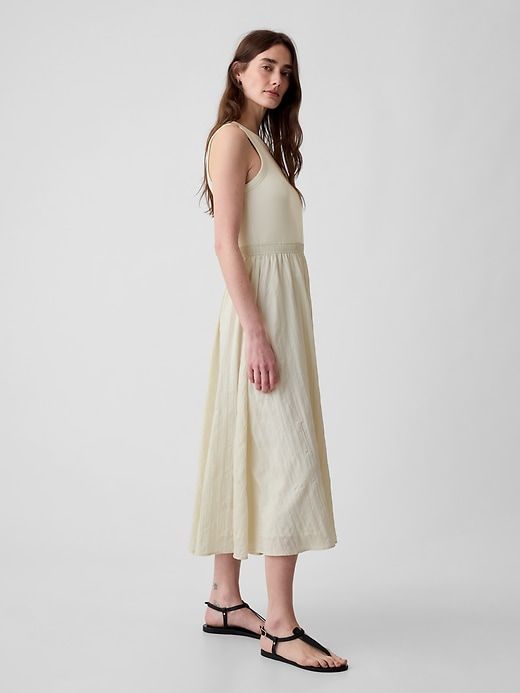 Textured Crinkle Midi Dress sold by GAP product image thumbnail 3