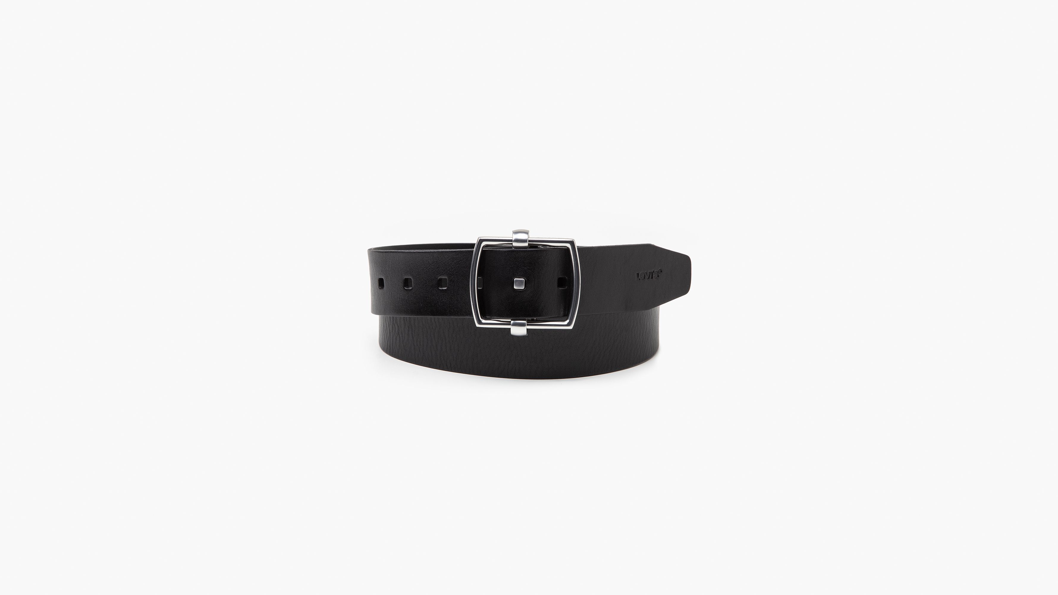Chunky Center Bar Belt sold by Levi's