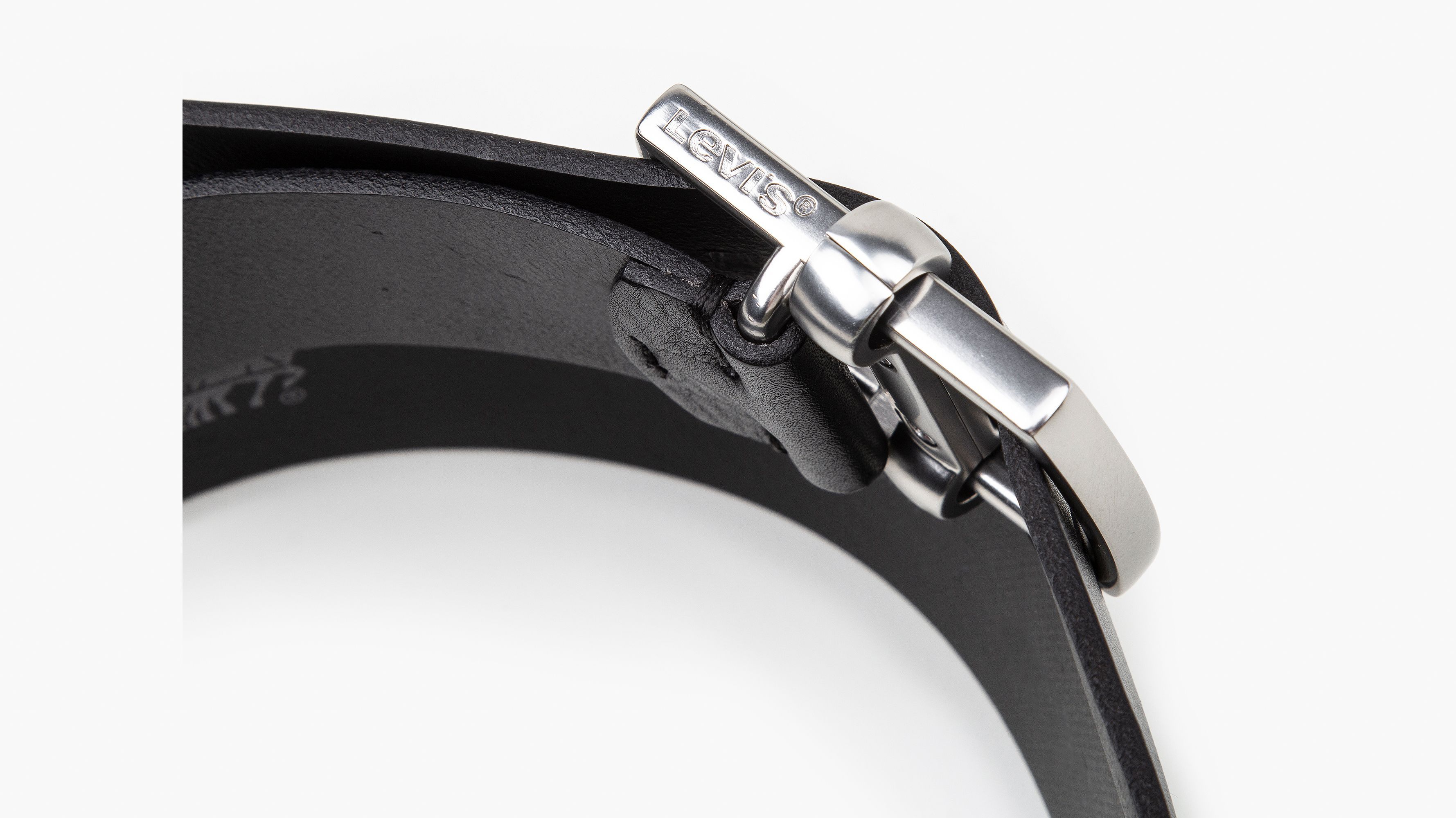 Chunky Center Bar Belt sold by Levi's product image thumbnail 3