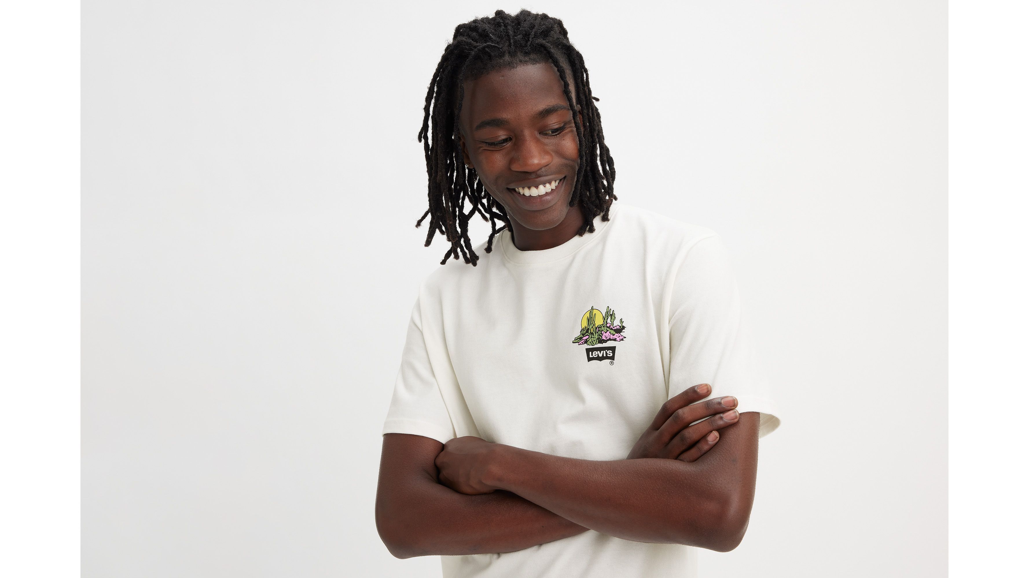 Relaxed Fit Short Sleeve Graphic T-Shirt sold by Levi's product image thumbnail 4