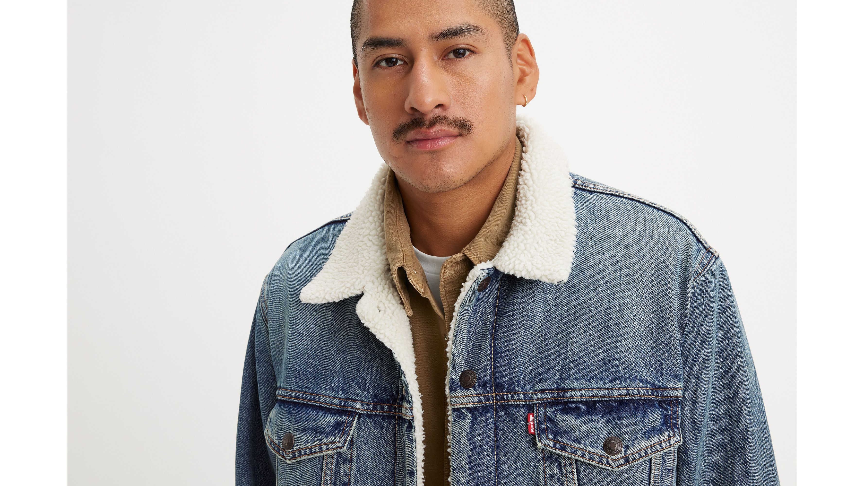 Relaxed Fit Sherpa Trucker Jacket sold by Levi's product image thumbnail 4