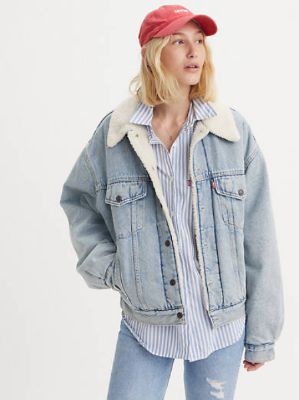 90s Sherpa Trucker Jacket sold by Levi's