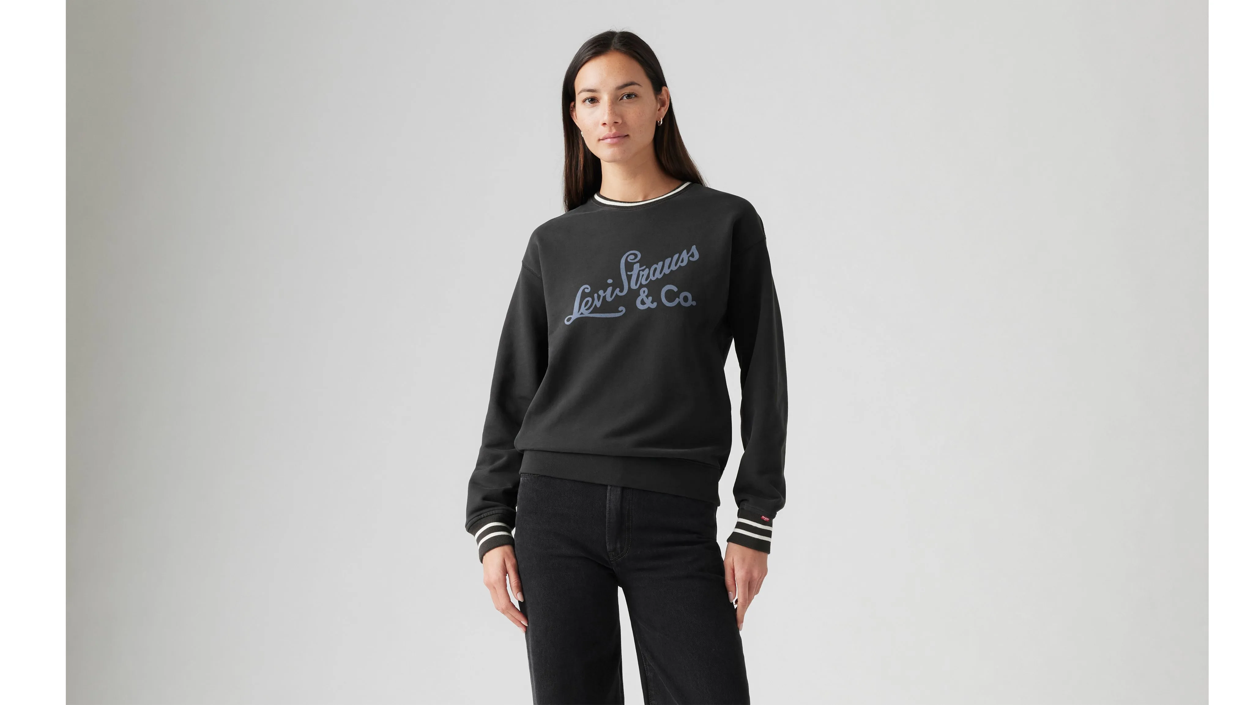 Graphic Heritage Sport Crewneck Sweatshirt sold by Levi's product image thumbnail 2