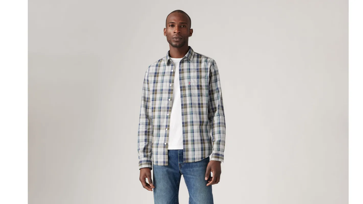 Classic One Pocket Standard Fit Shirt sold by Levi's