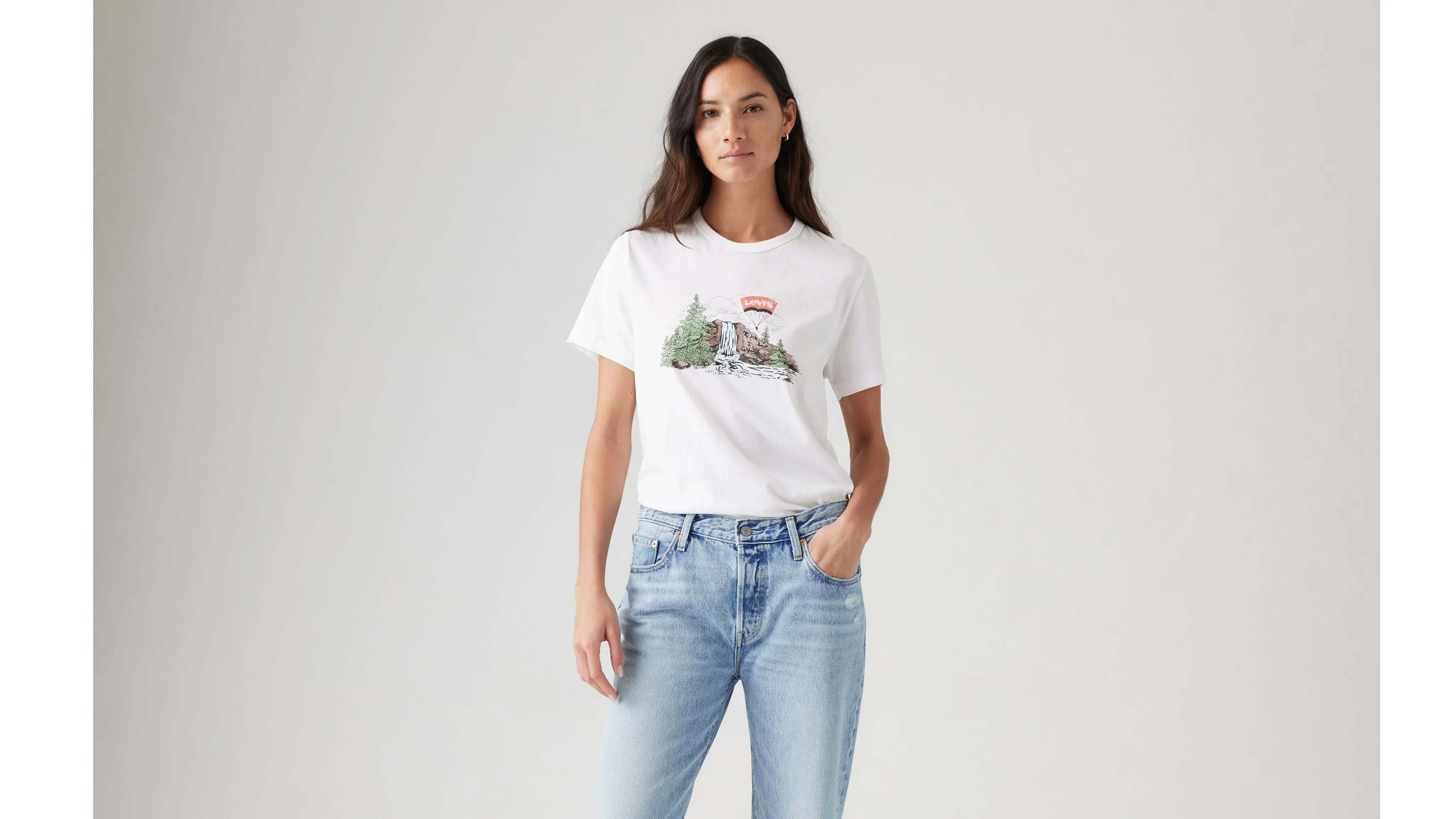 Graphic Iconic T-Shirt sold by Levi's product image thumbnail 2