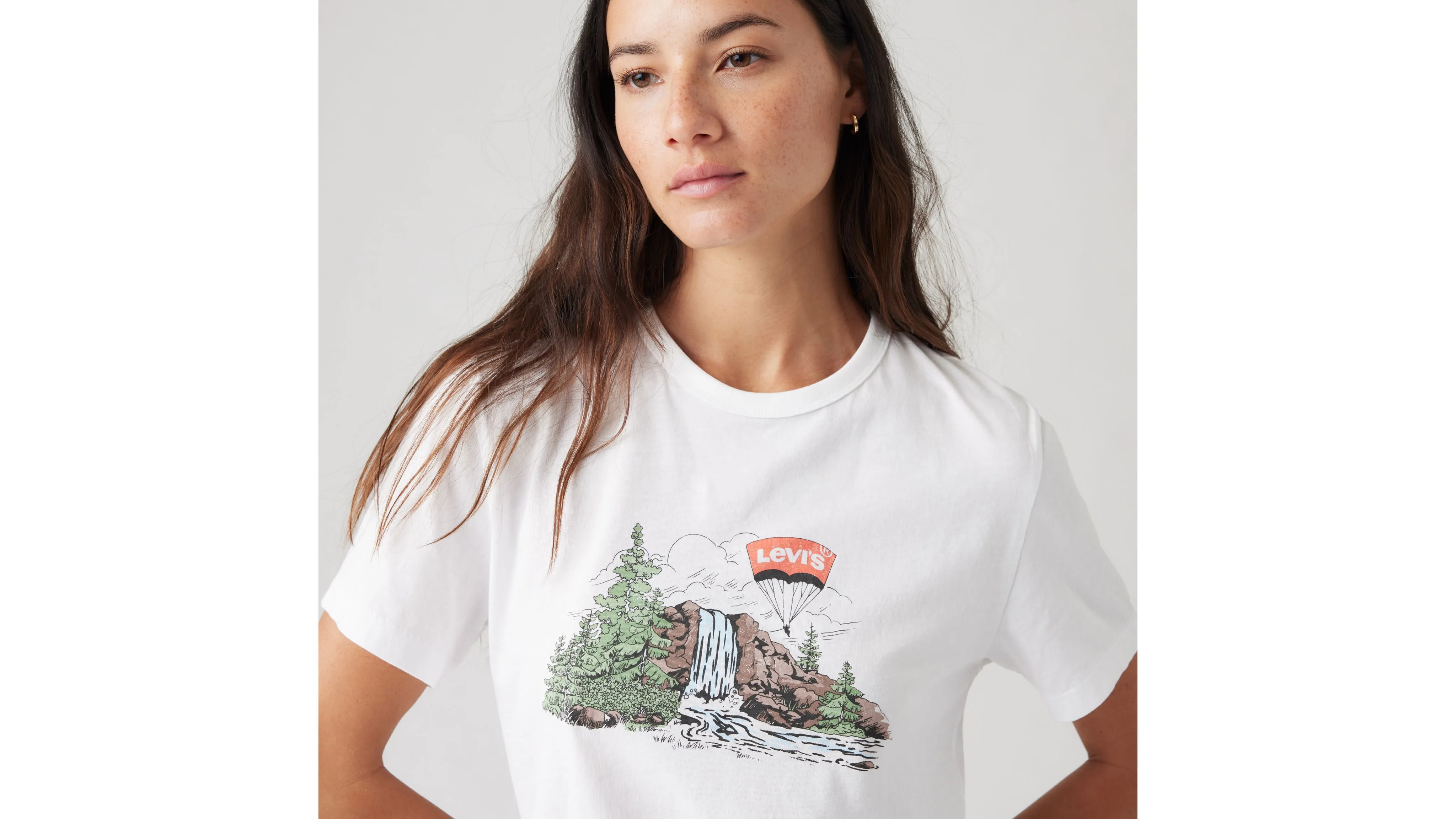 Graphic Iconic T-Shirt sold by Levi's product image thumbnail 4