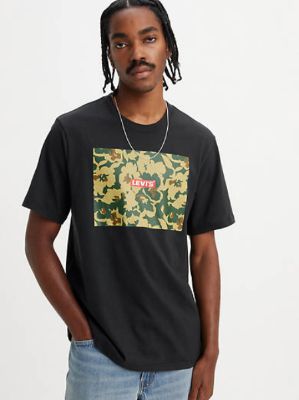 Relaxed Fit Short Sleeve Graphic T-Shirt sold by Levi's