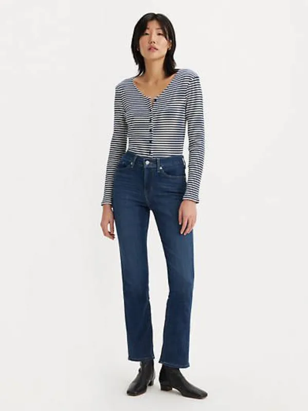 Classic Straight Fit Women's Jeans sold by Levi's