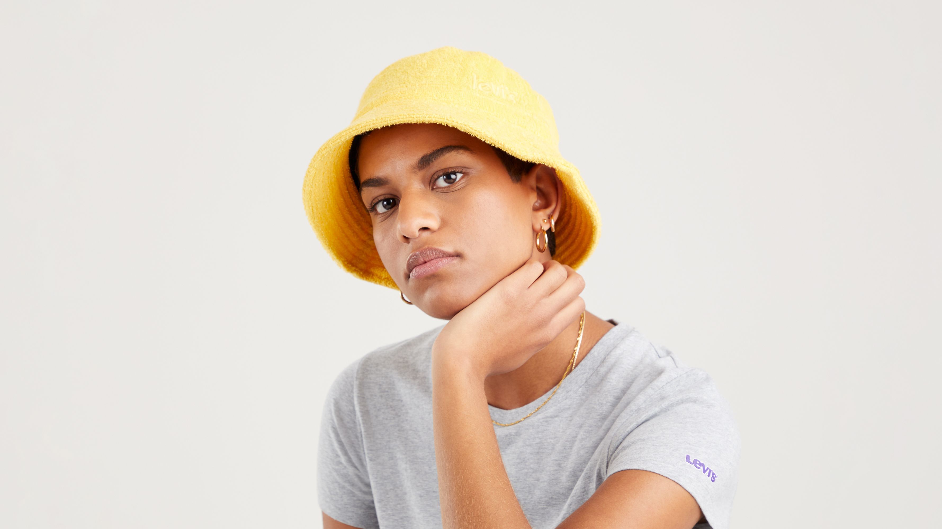 Poster Logo Terry Bucket Hat sold by Levi's
