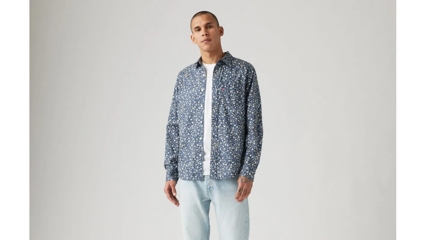 Classic One Pocket Standard Fit Shirt sold by Levi's